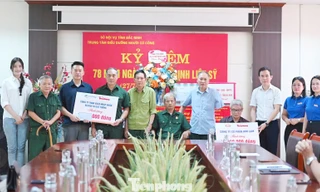 Báo Tiền Phong trao quà tặng 3 Trung tâm điều dưỡng thương binh ở Bắc Ninh