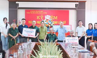 Báo Tiền Phong trao quà tặng 3 Trung tâm điều dưỡng thương binh ở Bắc Ninh