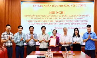 UBND phường Võ Cường (tỉnh Bắc Ninh) tổ chức hội nghị trao giấy chứng nhận quyền sử dụng đất dự án khu nhà ở Đồng Khí Tượng (Sau Thuần).