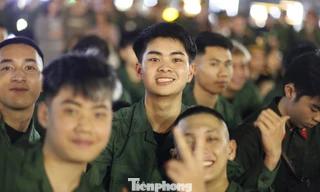 Đêm lửa trại cho thanh niên lên đường nhập ngũ.