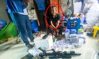 Đối tượng Trần Văn Nam cùng tang vật bị thu giữ.