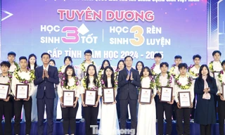 Tuyên dương sinh viên 5 tốt, học sinh 3 tốt cấp Trung ương.