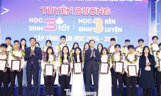 Tuyên dương sinh viên 5 tốt, học sinh 3 tốt cấp Trung ương.