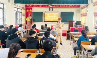 Trung tâm Giáo dục nghề nghiệp – Giáo dục thường xuyên Chũ đã phối hợp với Tổ CSGT Chũ và phụ huynh tổ chức buổi tuyên truyền, giáo dục pháp luật về trật tự an toàn giao thông.