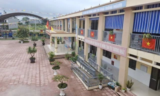 Nhiều phụ huynh ở xã Phúc Hòa chưa đồng thuận đưa con đến học ở trường mầm non trung tâm. Ảnh: Nguyễn Thắng