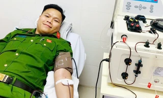 Thượng úy Chu Văn Thắng hiến tiểu cầu cứu bệnh nhân nguy kịch.