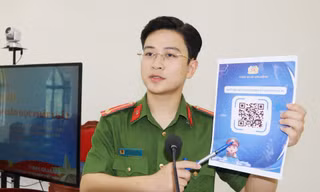 Người dân chỉ cần quét mã QR là gặp Trung úy Sơn Động AI.