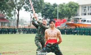 Các chiến sĩ tham gia huấn luyện