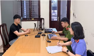 Cơ quan công an làm việc với đối tượng Công.
