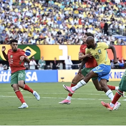 HIGHLIGHTS: Morocco buộc ứng viên vô địch Brazil chia điểm 
