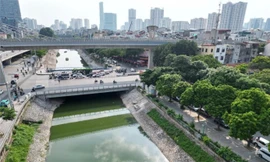 Cần một dự án 'ra tấm ra món' cho sông Tô Lịch