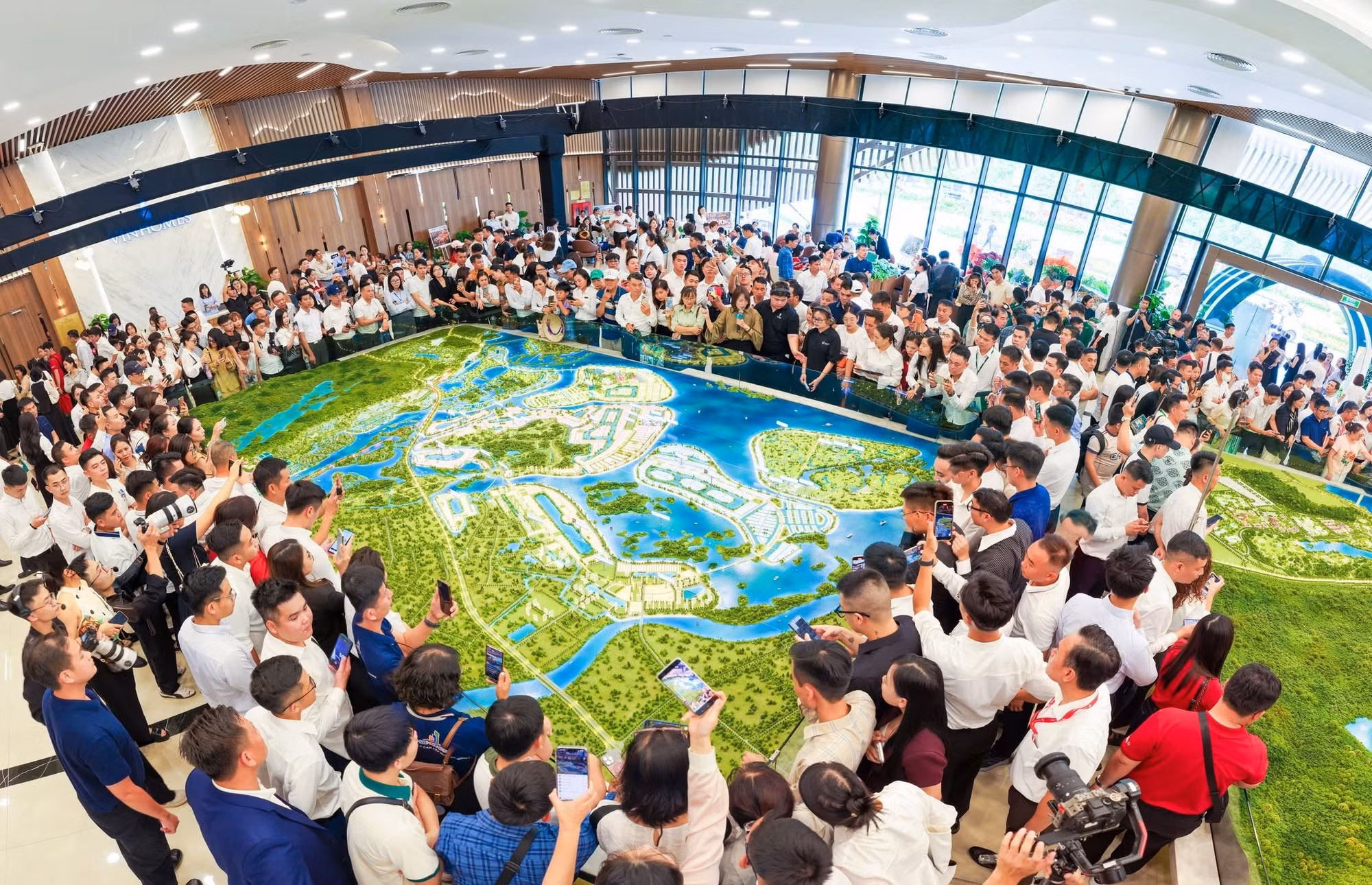 Choáng ngợp trước quy hoạch 'để đời' của siêu đô thị biển bên vịnh kỳ quan, khách hàng tự tin chốt căn