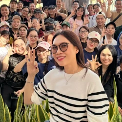 Mỹ Tâm cùng FC Tri Âm tặng 1.000 phần quà Tết cho bà con tại Đà Nẵng