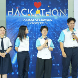 Teen Phổ thông Năng khiếu - chuyên Quốc học Huế trở thành "kiến trúc sư nhân đạo"