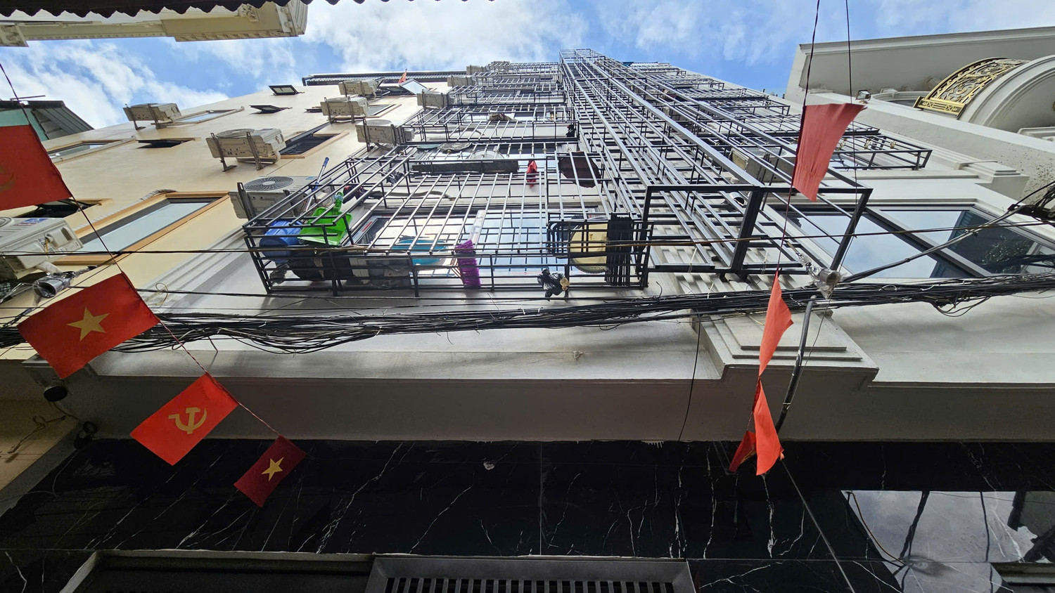 'Thủ phủ' chung cư mini Hà Nội nở rộ nhà xây sai phép, vượt tầng