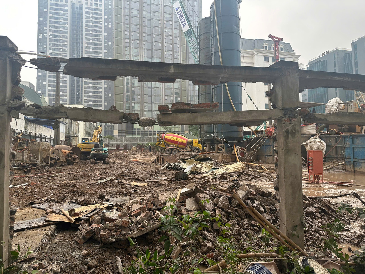 Chủ dự án cao ốc 'đất vàng' bị tố thi công phá hoại tài sản doanh nghiệp khác