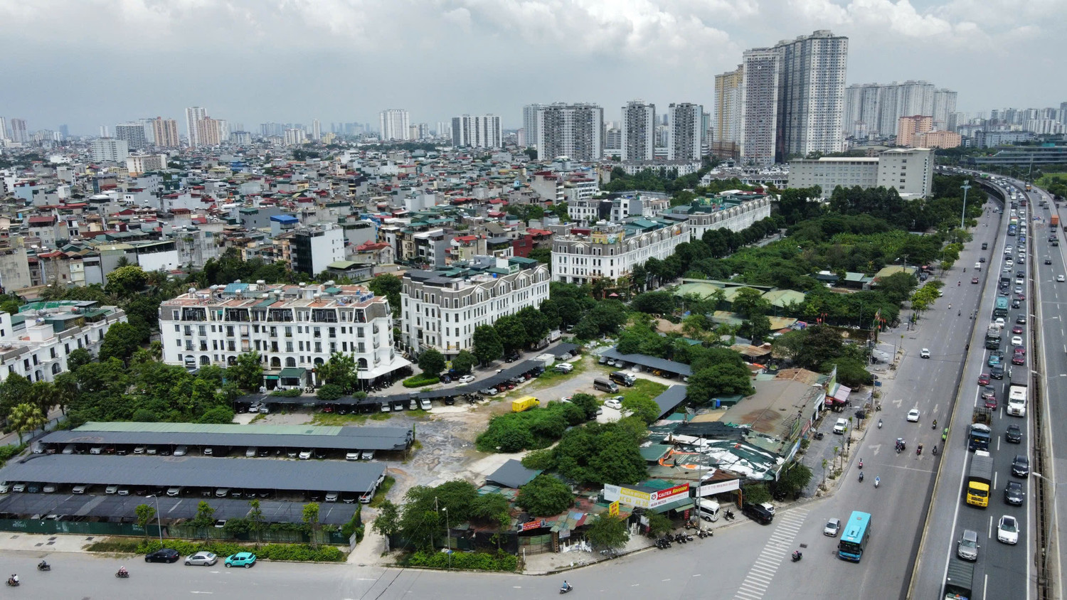 Nhà ở thương mại giá phù hợp: Đề xuất giao địa phương quyết định 'trần' giá bán