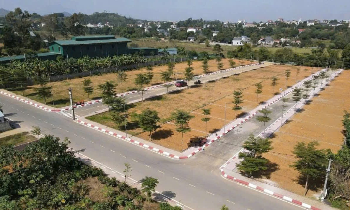 Ồ ạt phân lô bán nền, 'thổi giá' đất vùng ven Hà Nội 'ăn theo' thông tin quy hoạch