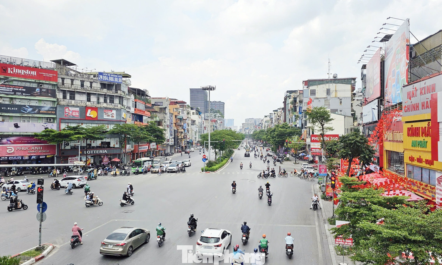 Không phải phố cổ, những tuyến đường ở Hà Nội có giá rao bán vượt 1 tỷ đồng/m2