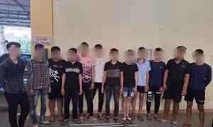 Công an Tây Ninh 'dẹp' nhóm thanh thiếu niên mang hung khí diễu phố 