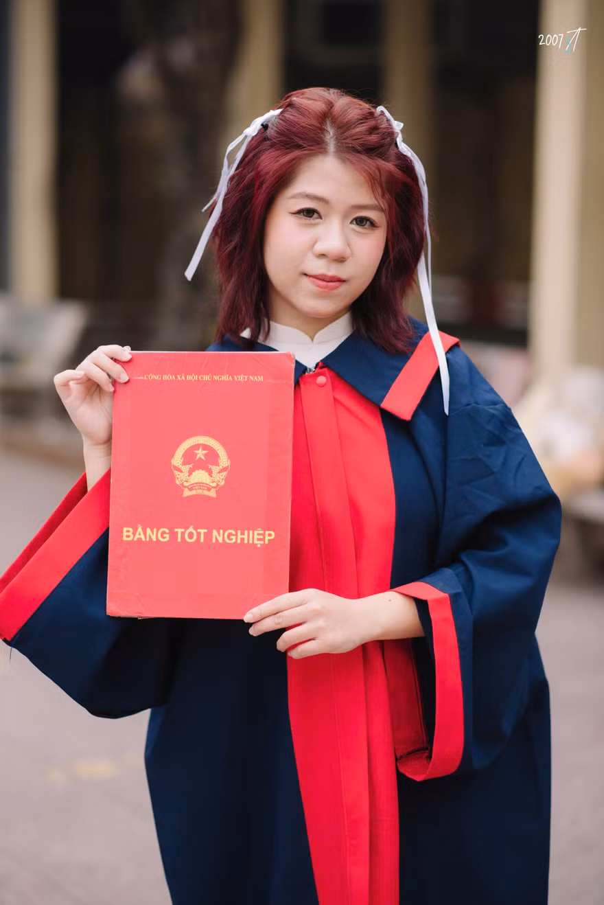 Nữ sinh Thủ khoa và hành trình 'liều lĩnh' theo đuổi đam mê nghệ thuật