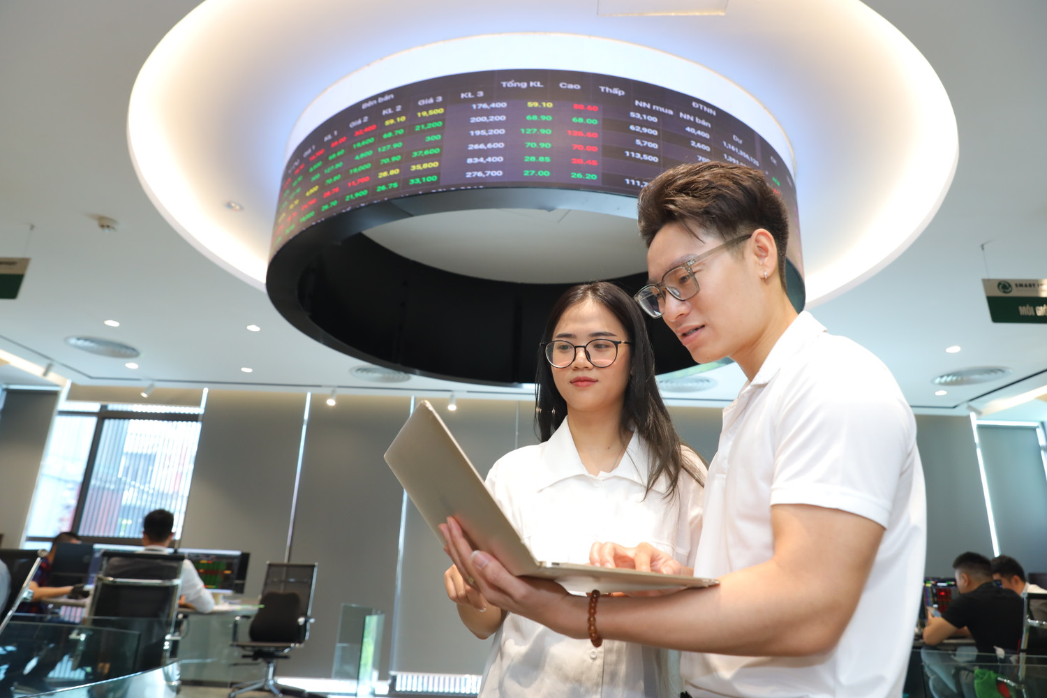 Chứng khoán đứt mạch giảm