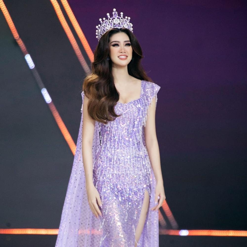 Những màn final walk ấn tượng của Hoa hậu Việt: H'Hen Niê đi chân đất, Tiểu Vy tựa nữ thần