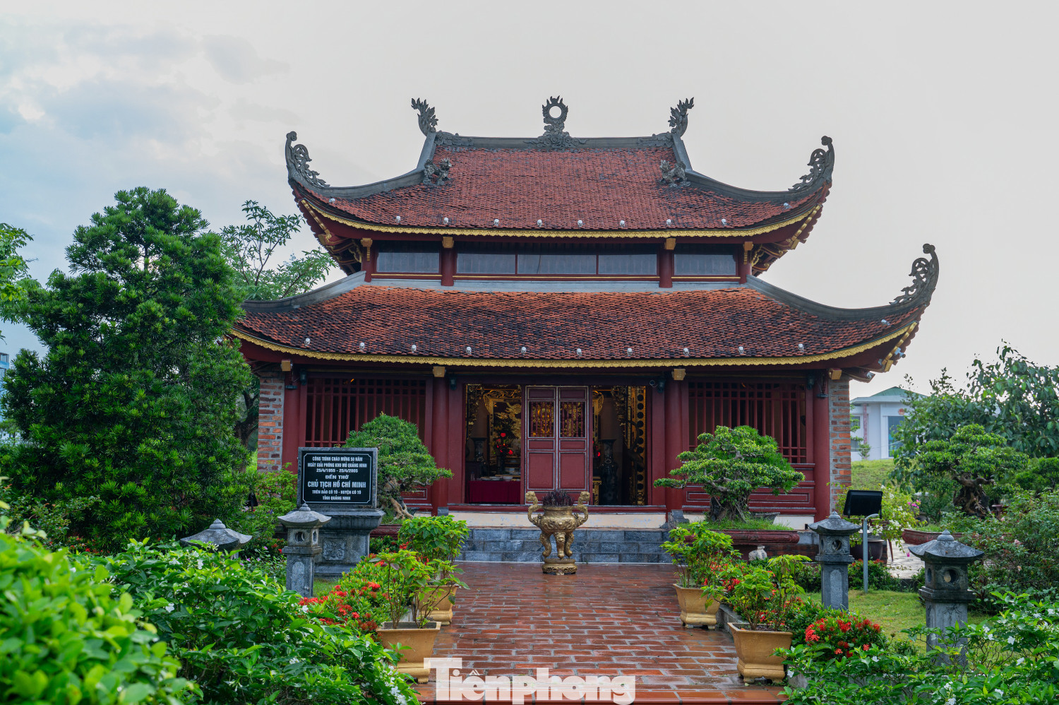 Khu di tích này gồm 5 điểm di tích: Điểm di tích tượng Chủ tịch Hồ Chí Minh, điểm di tích đền thờ, điểm di tích Dốc Khoai, điểm di tích nhà trưng bày lưu niệm và điểm di tích cánh đồng muối. Khu di tích này gồm 5 điểm di tích: Điểm di tích tượng Chủ tịch Hồ Chí Minh, điểm di tích đền thờ, điểm di tích Dốc Khoai, điểm di tích nhà trưng bày lưu niệm và điểm di tích cánh đồng muối.