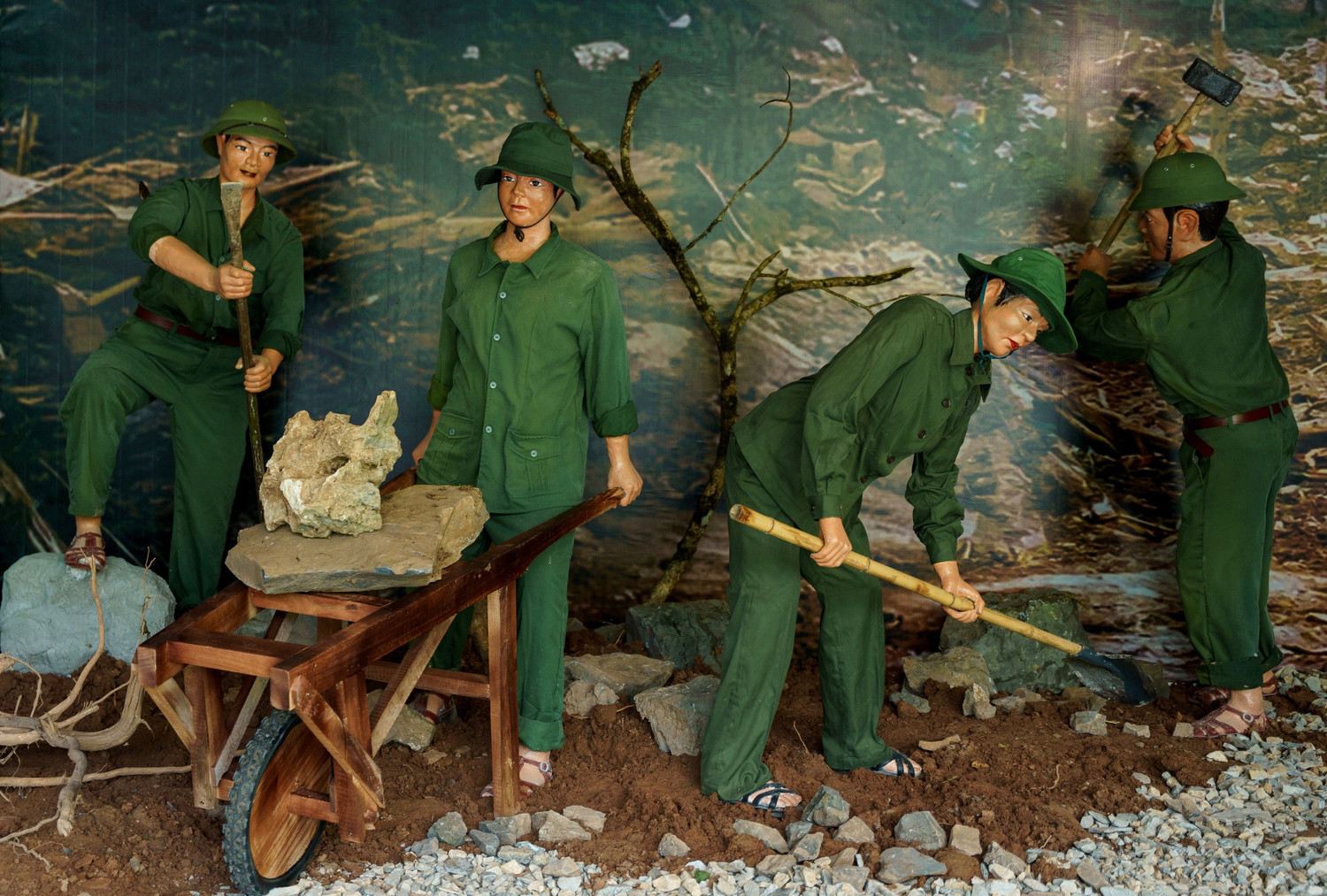 Những người lính mở đường năm xưa. Những người lính mở đường năm xưa.