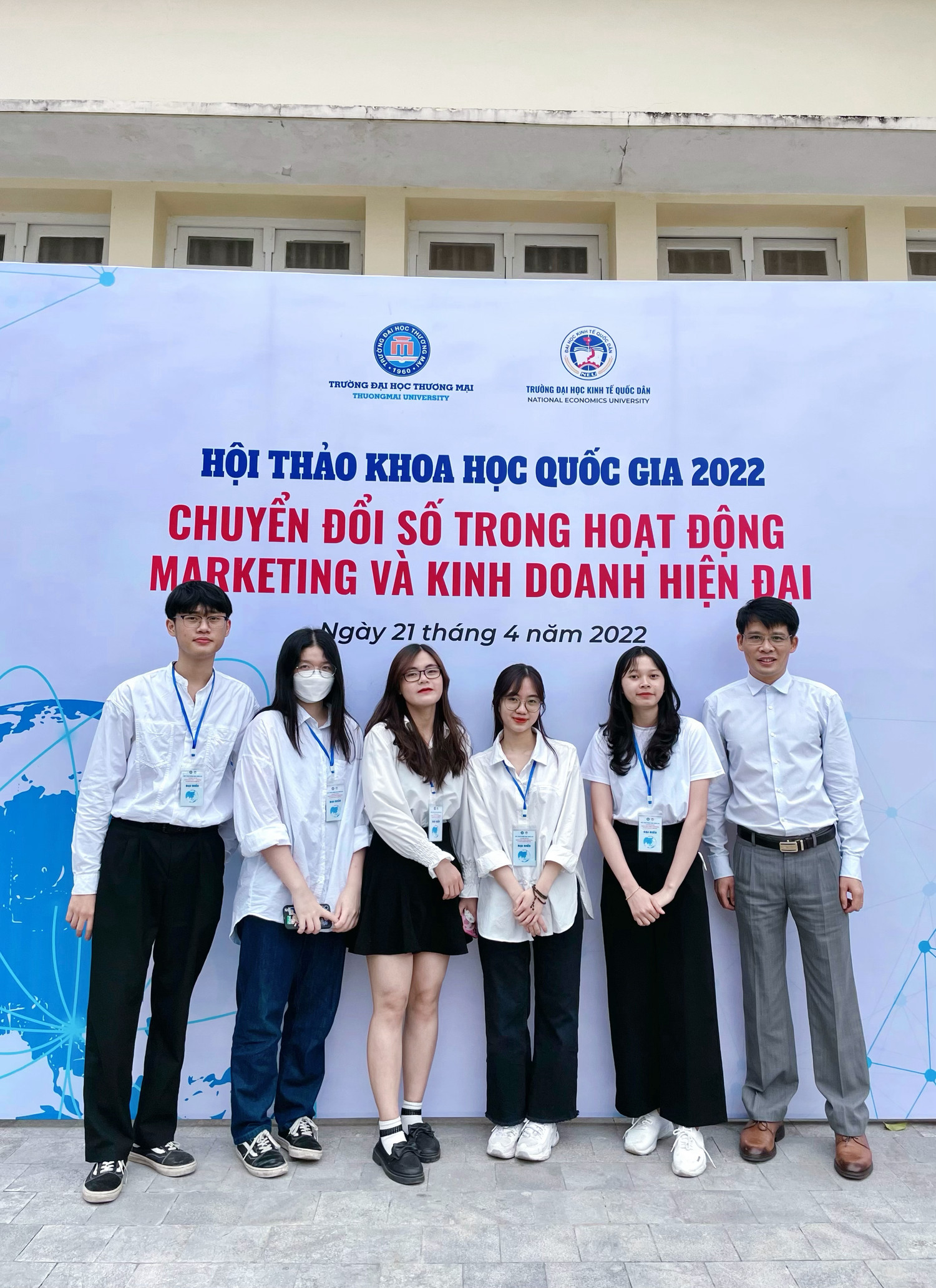 Vân Hạnh vinh dự được kết nạp vào Đảng Cộng sản Việt Nam vào tháng 5 năm 2024.