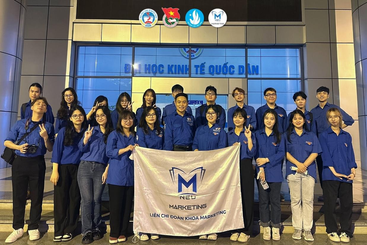 Với mong muốn chia sẻ yêu thương, Vân Hạnh đã tham gia chuyến đi tình nguyện tại Lạng Sơn.