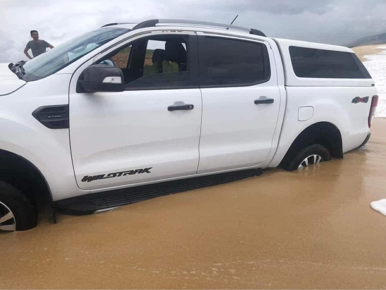 Những cách xử trí khi xe bị sa lầy