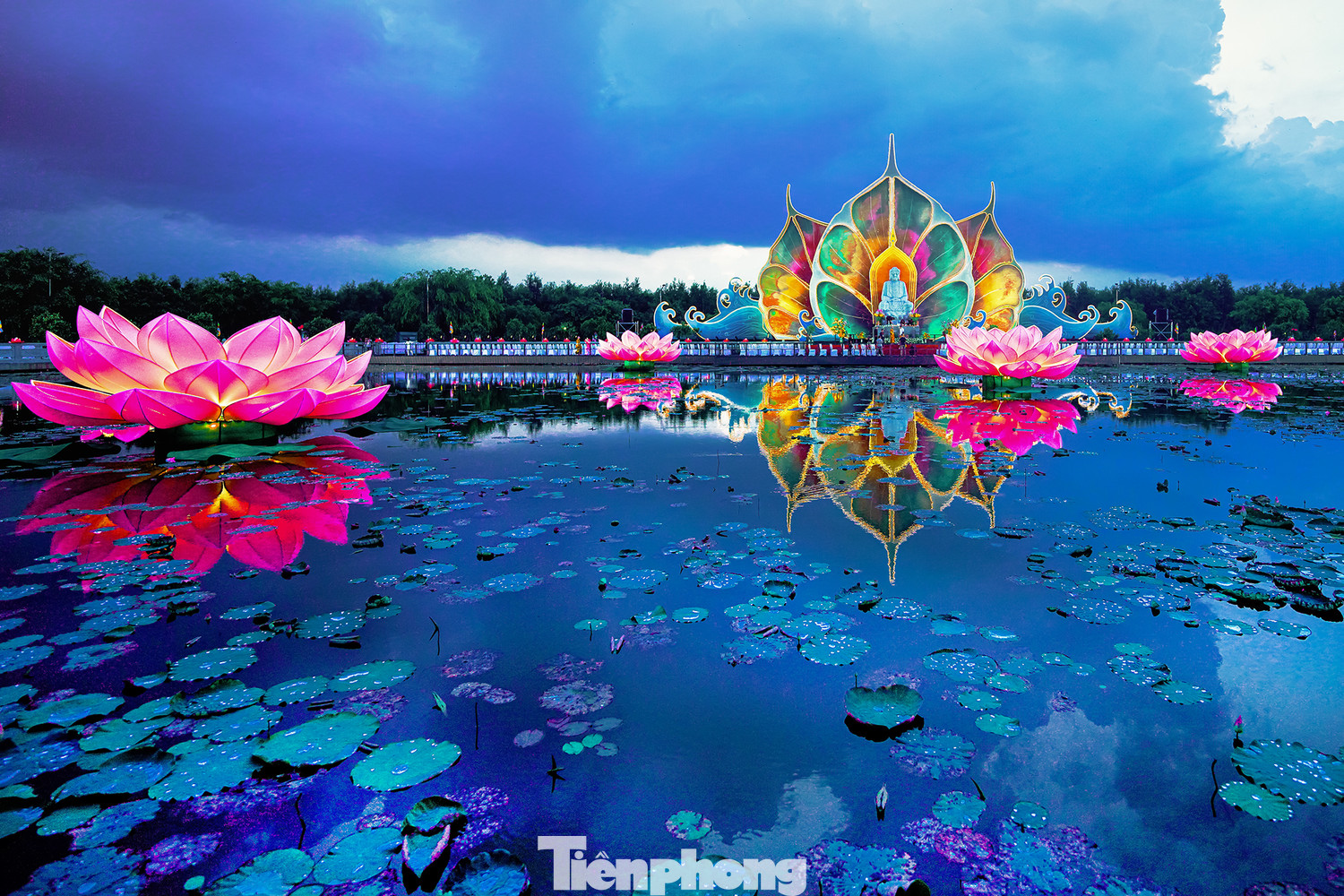 Đây là lần thứ tư đại lễ Phật đản Vesak Liên Hợp Quốc được tổ chức tại Việt Nam. Đây là lần thứ tư đại lễ Phật đản Vesak Liên Hợp Quốc được tổ chức tại Việt Nam.