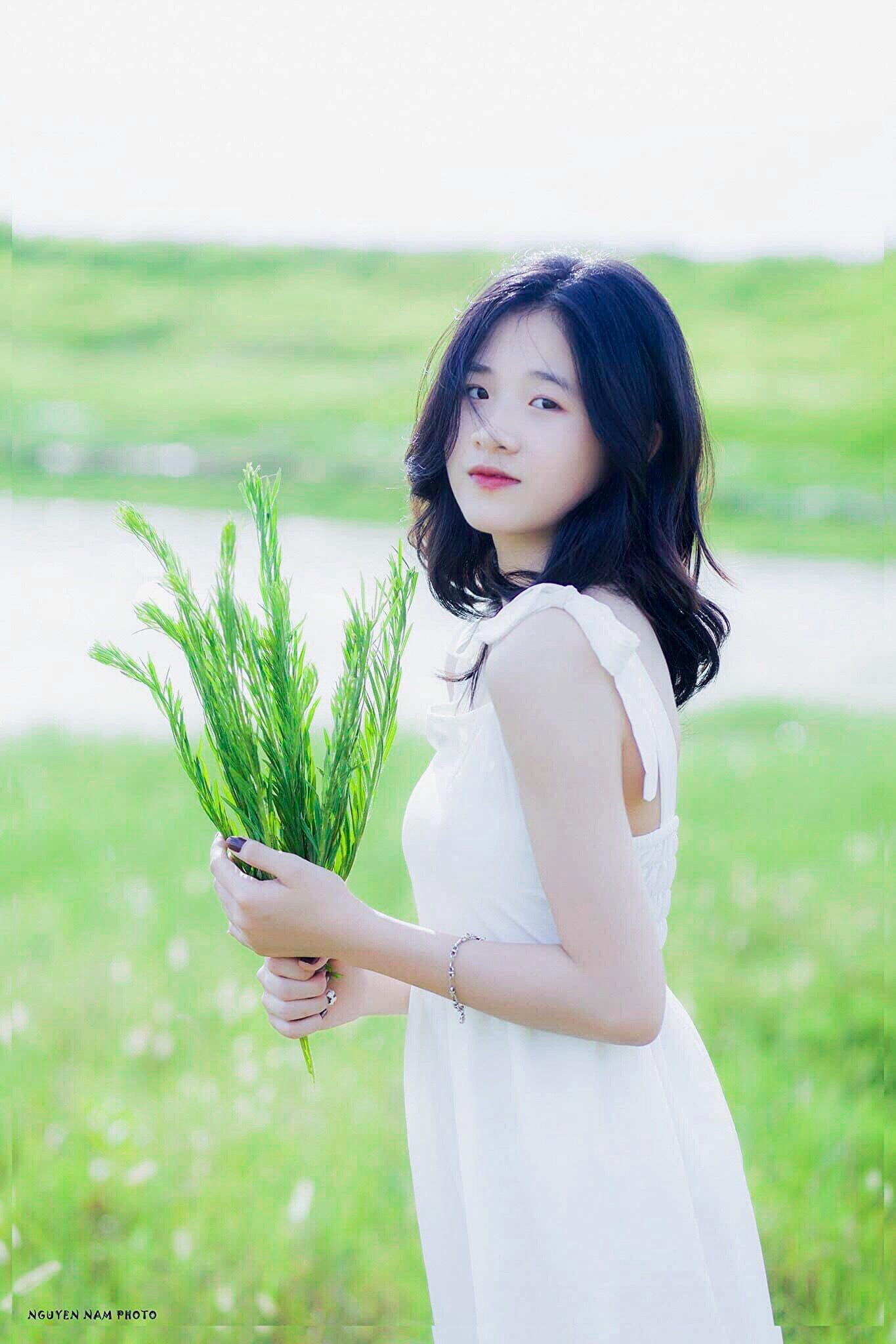 Nữ sinh 16 tuổi gây sốt với loạt ảnh đời thường, tiết lộ về dự định du học trong tương lai