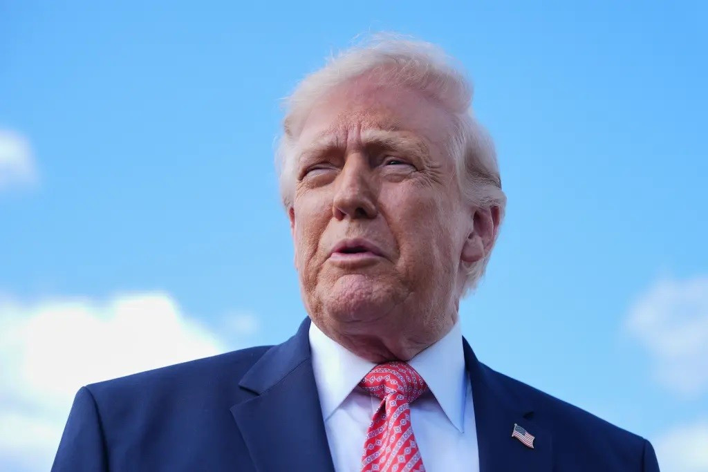 Ông Trump tính đổi tên Hormuz thành 'eo biển Mỹ' hoặc mang tên mình sau khi  đánh bật Iran | Báo điện tử Tiền Phong