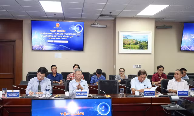 Tiết kiệm hàng nghìn tỷ đồng mỗi năm từ thay đổi hành vi dùng điện