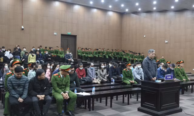 Người hối lộ khai bị cựu Cục trưởng Trần Việt Nga 'ngâm' hồ sơ, bắt bổ sung 6 lần