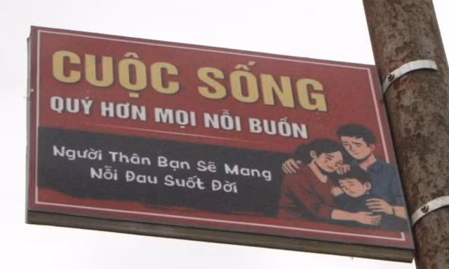 Biển báo mang thông điệp nhân văn thức tỉnh những người đang có ý định dại dột.