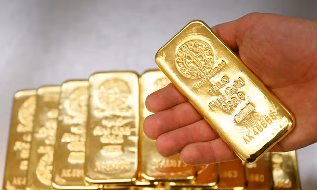 Giá vàng bật tăng gần 3%, chạm đỉnh 2 tuần nhờ kỳ vọng Fed sớm hạ lãi suất