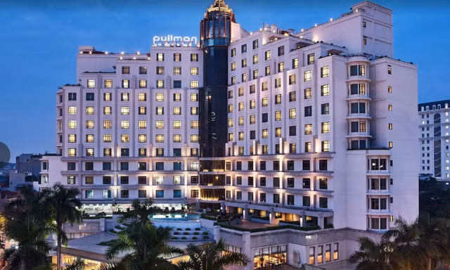 Trước phiên xử vụ đánh bạc tại khách sạn Pullman: Hai bị cáo bỏ trốn ra đầu thú