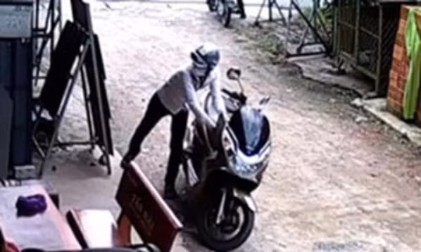 Vừa ra tù lại trộm cắp 4 xe máy 