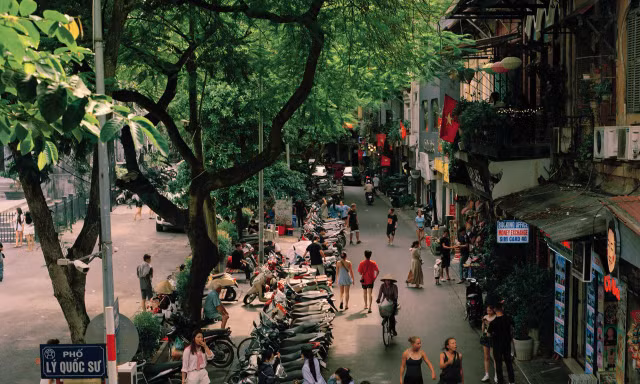 Cà phê, trà đá, phố phường Hà Nội xuất hiện ở triển lãm ảnh tại Mỹ