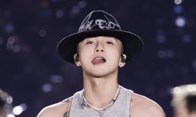 Ai đứng sau Sơn Tùng?