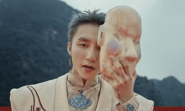 Gần 600.000 người xem trực tiếp Sơn Tùng và rapper tỷ view