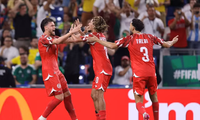 Trực tiếp Thụy Điển vs Tunisia 2-1 (H2): Hiệp 2 bắt đầu