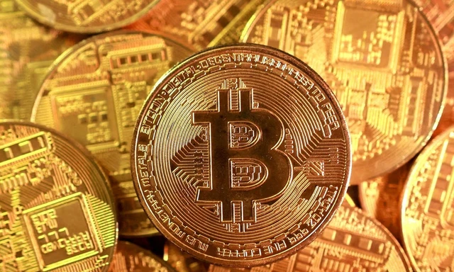 Bitcoin lao dốc mạnh từ khi ông Trump đắc cử Tổng thống Mỹ