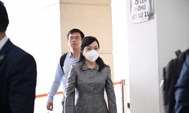 Hình ảnh cựu Bộ trưởng Nguyễn Thị Kim Tiến tại phiên tòa 