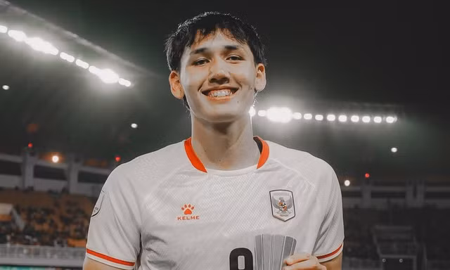 Tuyển Việt Nam làm gì để khóa chặt tiền đạo cao gần 2m của Indonesia?