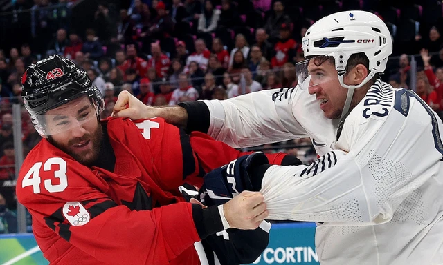 Đấm đối thủ, ngôi sao khúc côn cầu trên băng Pháp trả giá đắt