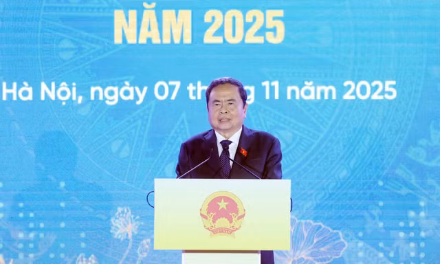 Mỗi người dân cần chủ động trong việc tìm hiểu và tuân theo pháp luật